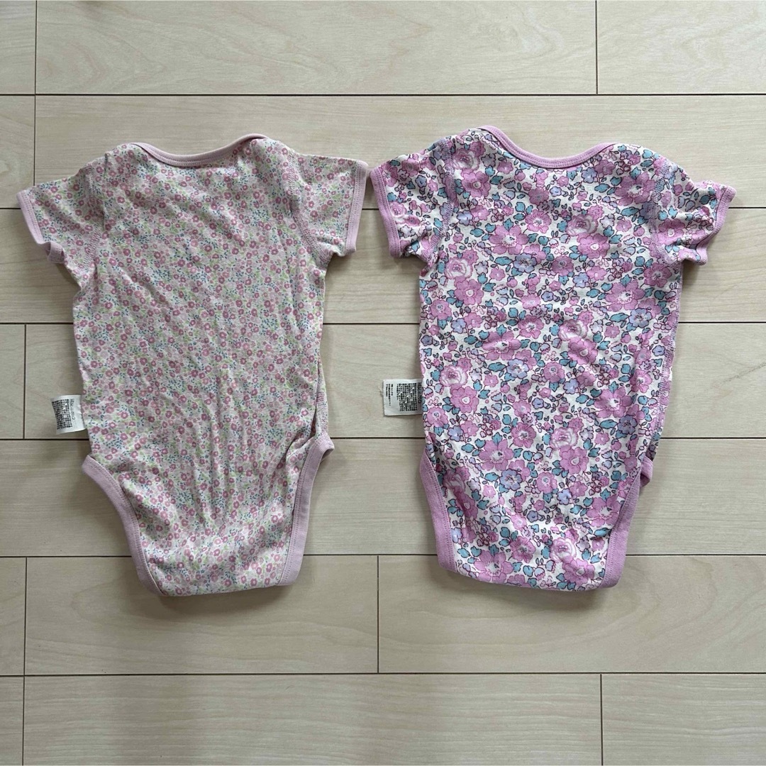 UNIQLO(ユニクロ)のユニクロ　花柄　リバティ　肌着　80 2枚セット　ピンク　女の子　ボディ キッズ/ベビー/マタニティのベビー服(~85cm)(肌着/下着)の商品写真