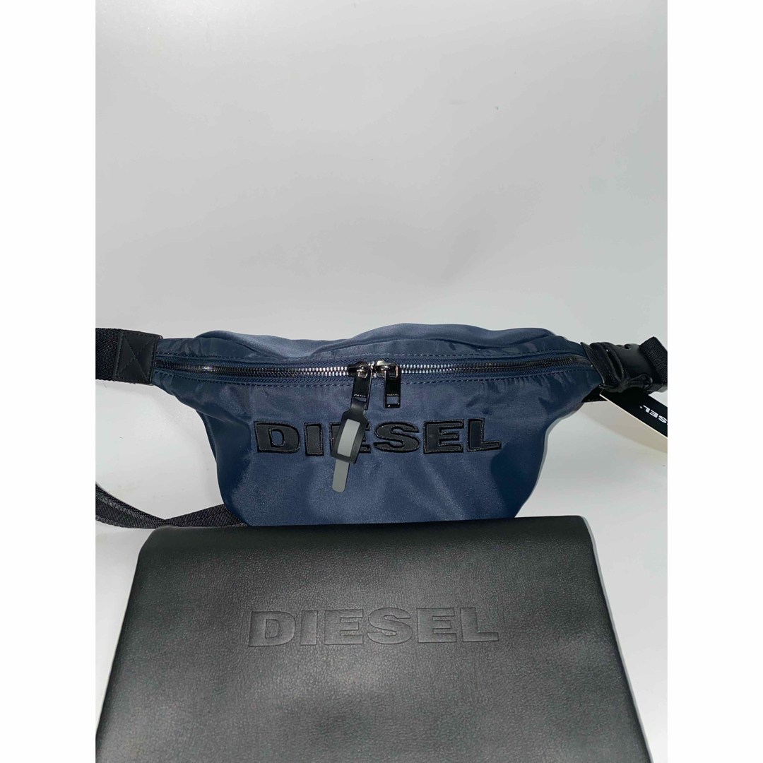 DIESEL(ディーゼル)のディーゼルボディーバッグ　ウエストバッグBLUE NIGHTS ネイビー系 メンズのバッグ(ボディーバッグ)の商品写真