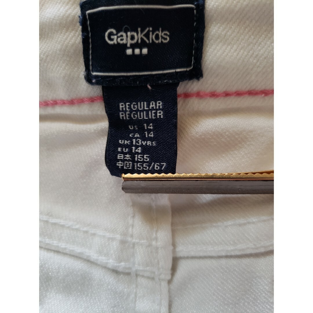 GAP(ギャップ)のGAP KIDS　ホワイトデニムショートパンツ　155 キッズ/ベビー/マタニティのキッズ服女の子用(90cm~)(パンツ/スパッツ)の商品写真