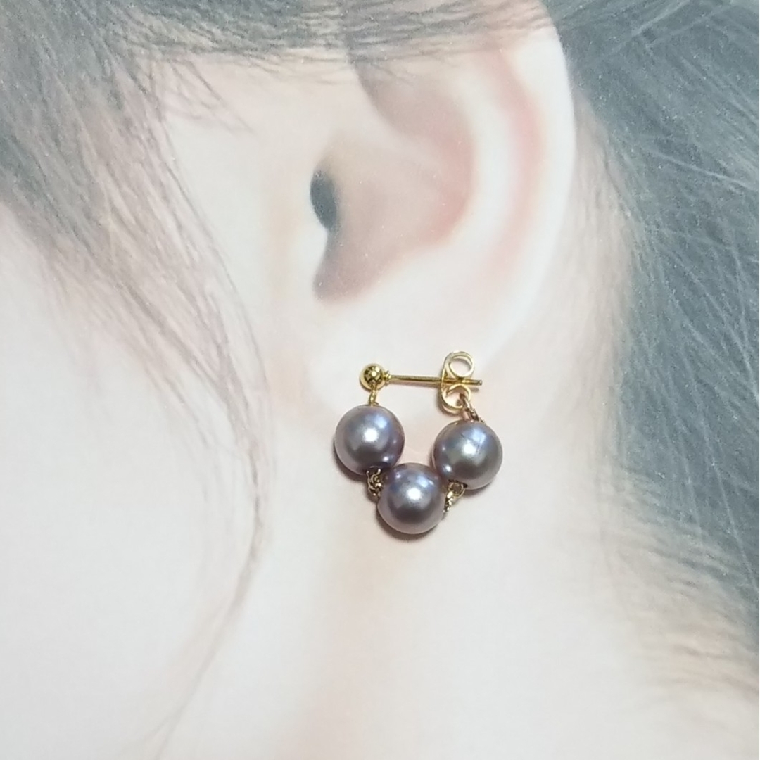 No.517 くすみパープル ビーズ ゴールドチェーン フープピアス イヤリング ハンドメイドのアクセサリー(ピアス)の商品写真