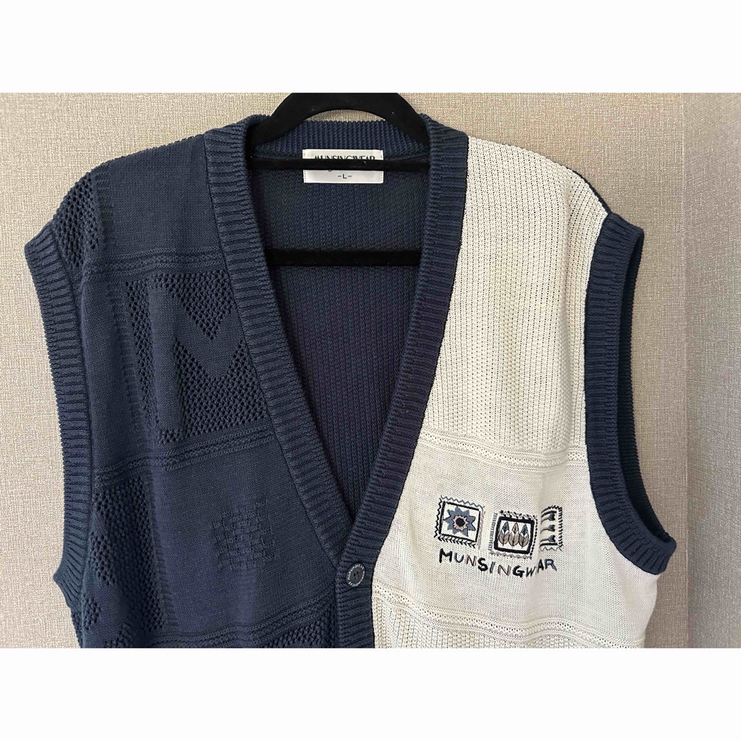 Munsingwear(マンシングウェア)のMunsingwear  Vネックベスト　レトロ　L ロゴ刺繍 マンシングウェア メンズのトップス(ベスト)の商品写真