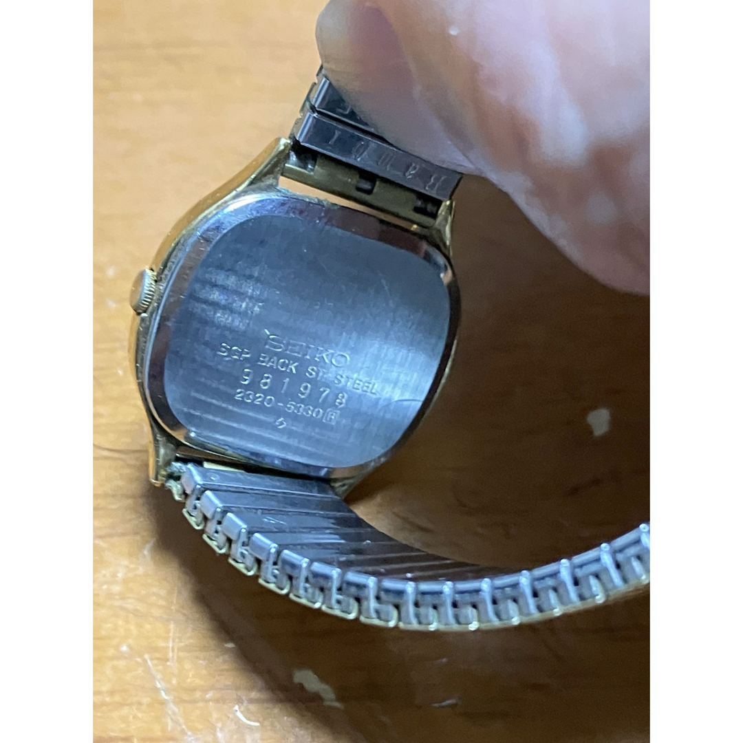 SEIKO(セイコー)のセイコーレディースクォーツ、電池新品稼働中、竜頭操作ok.バンド伸び伸び16cm レディースのファッション小物(腕時計)の商品写真