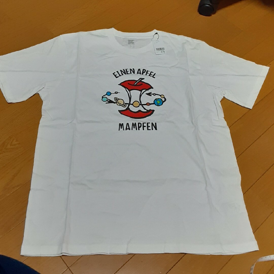 Design Tshirts Store graniph(グラニフ)の未使用 グラニフ　Ｔシャツ　L　リンゴ  白 メンズのトップス(Tシャツ/カットソー(半袖/袖なし))の商品写真