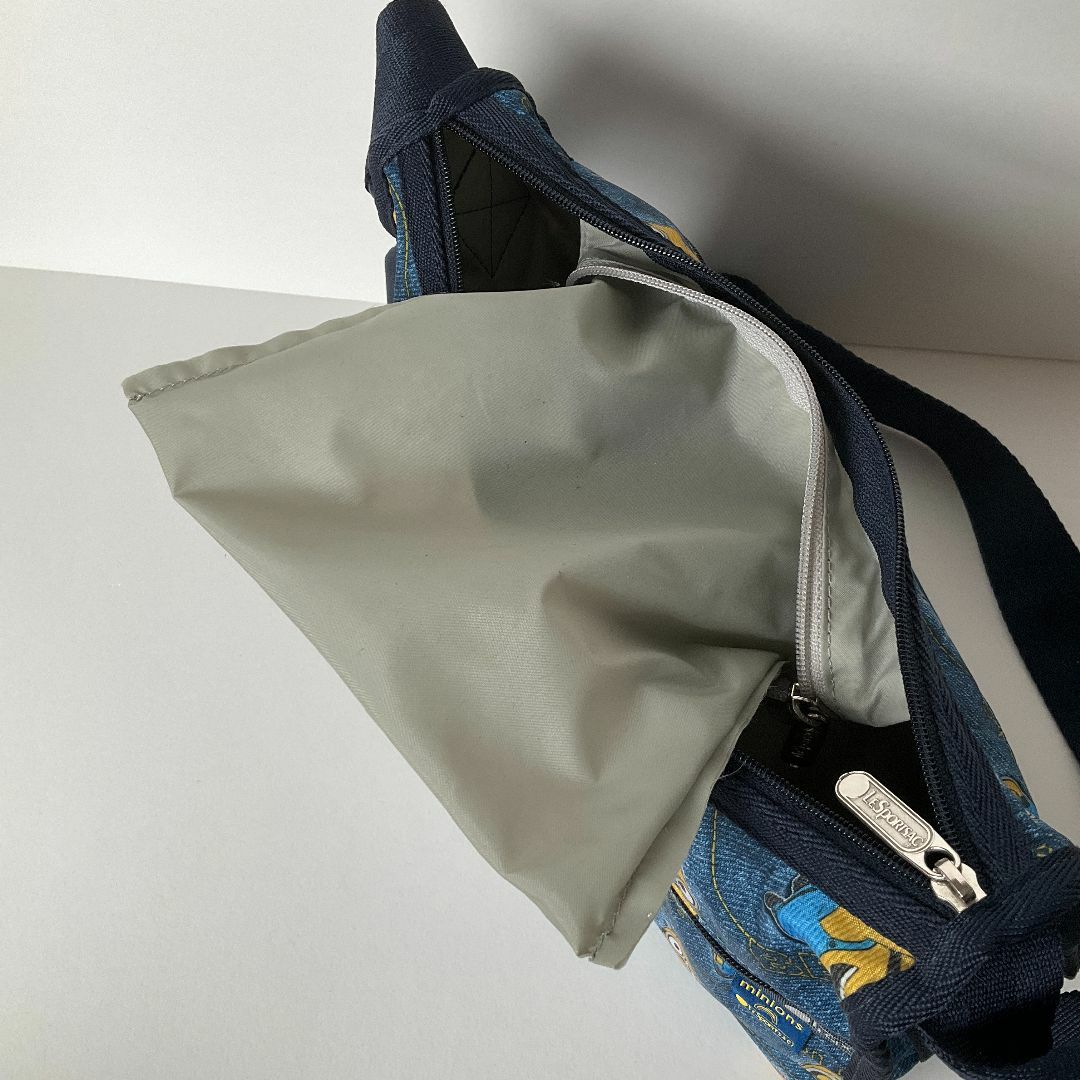 LeSportsac(レスポートサック)のLeSportsac ミニオン ショルダーバッグ おまけ付き レディースのバッグ(ショルダーバッグ)の商品写真