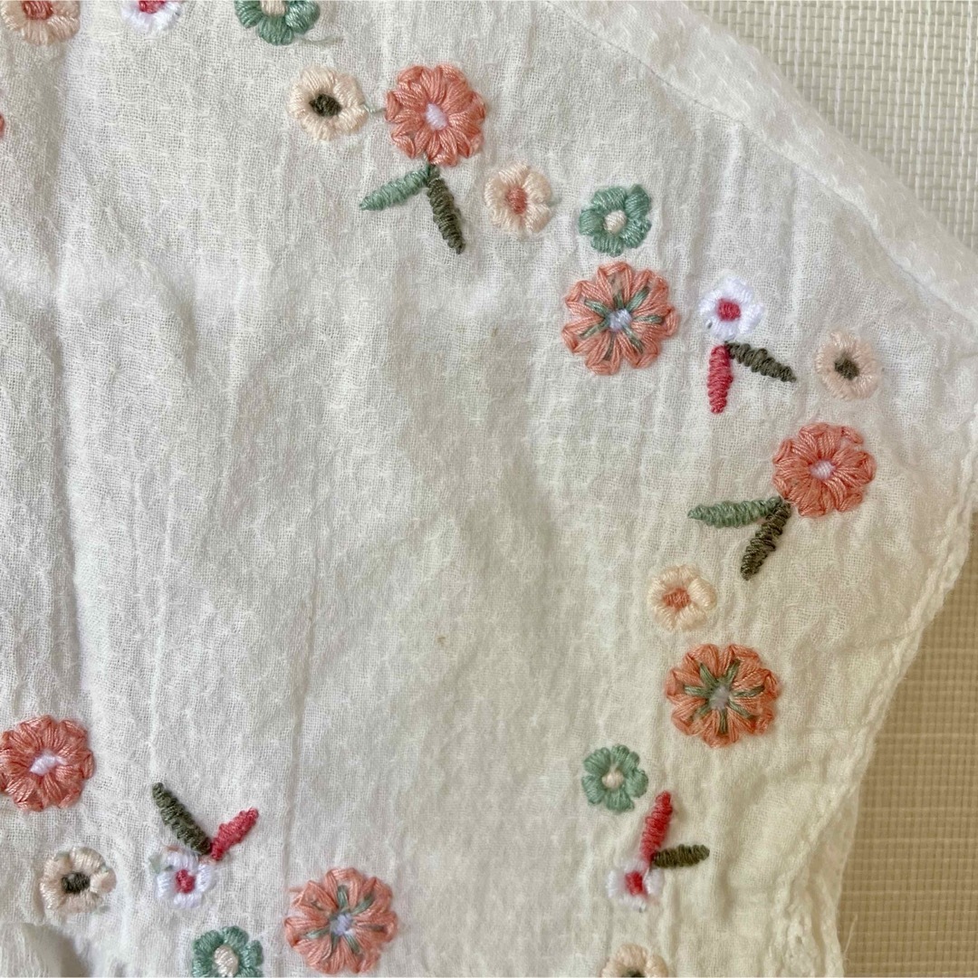 NEXT(ネクスト)のNEXT お花ブラウス 女の子 トップス 1歳 1歳半 子供服 キッズ 半袖 キッズ/ベビー/マタニティのベビー服(~85cm)(シャツ/カットソー)の商品写真