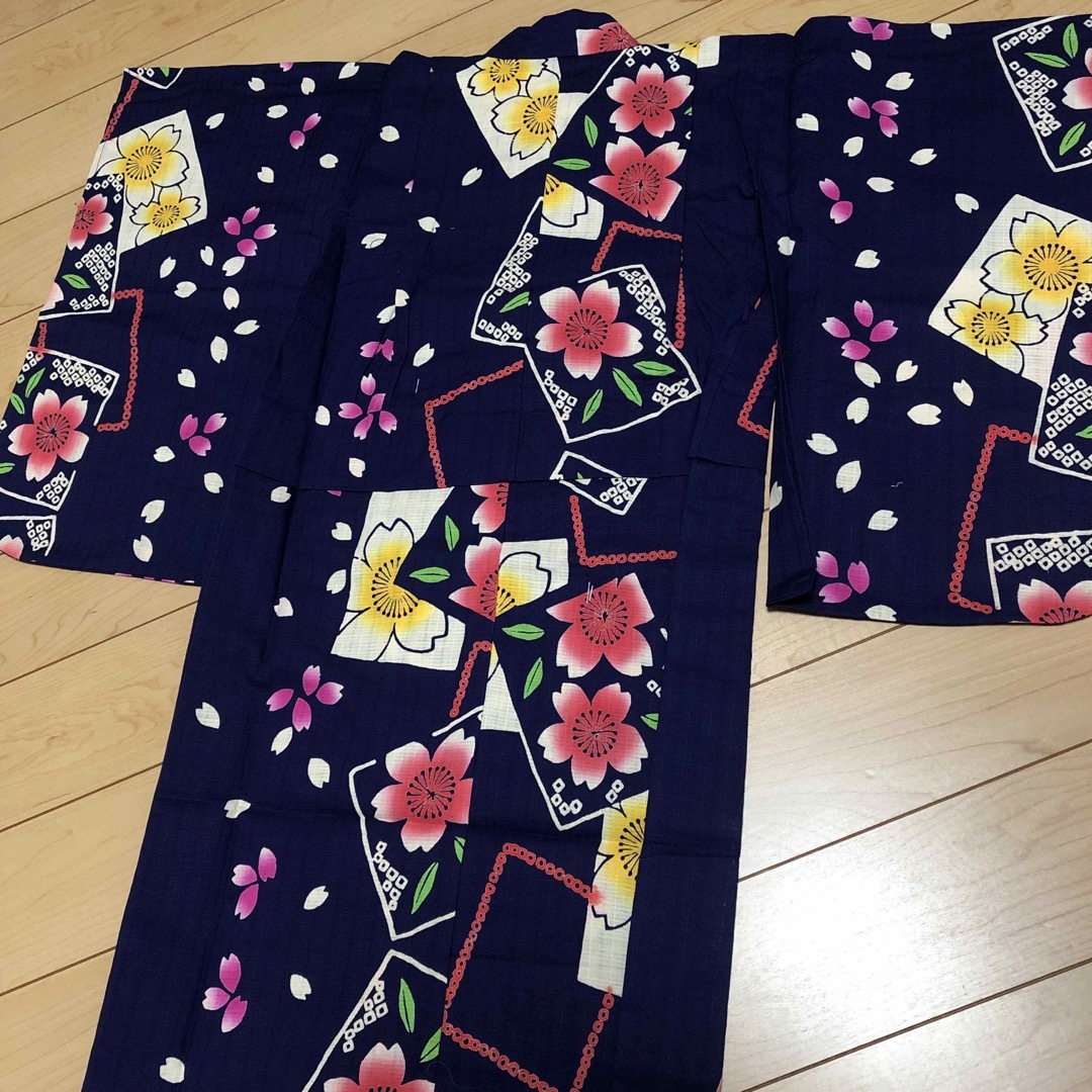 浴衣　桜　100センチ　レトロ　昭和　ゆかた キッズ/ベビー/マタニティのキッズ服女の子用(90cm~)(甚平/浴衣)の商品写真