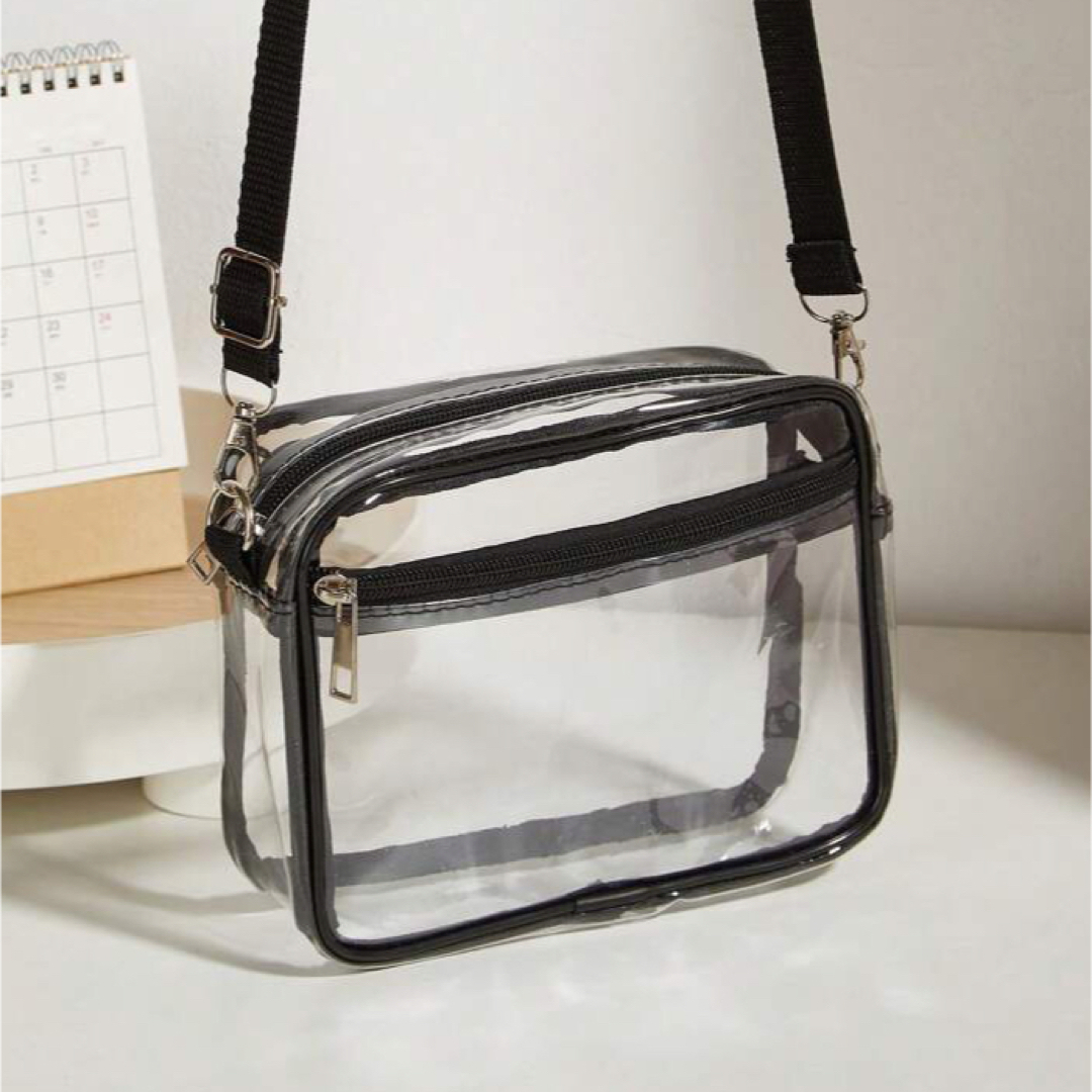 【新品】PVCクリアバッグ ミニポーチバッグ 黒 レディースのバッグ(ショルダーバッグ)の商品写真