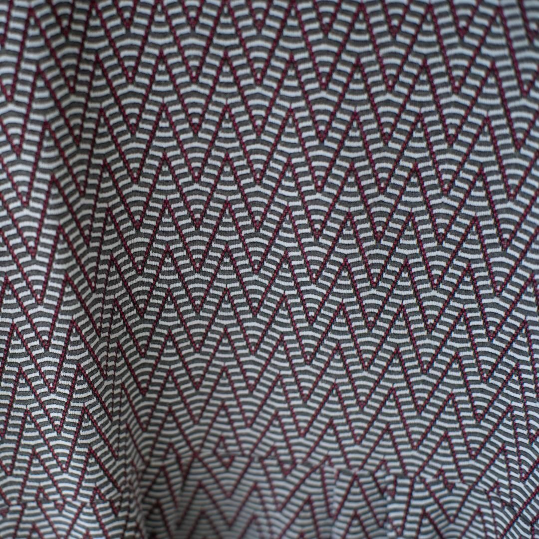フランス製　エジェリ パリス ひざ丈ワンピース 伸縮性有り　半袖 幾何学模様 レディースのワンピース(ひざ丈ワンピース)の商品写真