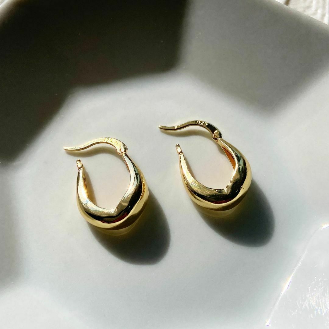 variation　U　type　gold　pierce　ゴールドピアス レディースのアクセサリー(ピアス)の商品写真