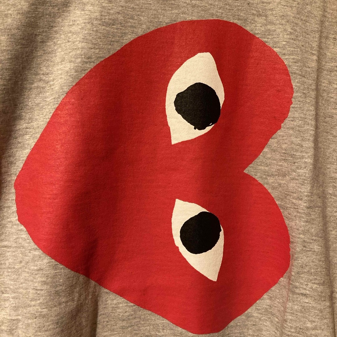 COMME des GARCONS(コムデギャルソン)の新品　コムデギャルソン　プレイ　ハート  Tシャツ レディースのトップス(Tシャツ(半袖/袖なし))の商品写真