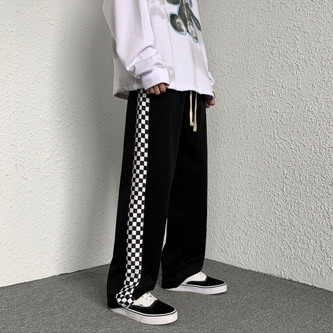 【残２】メンズ　チェック　パンツ　サイドライン　ダンス　黒　パンツ　スウェット メンズのパンツ(ワークパンツ/カーゴパンツ)の商品写真