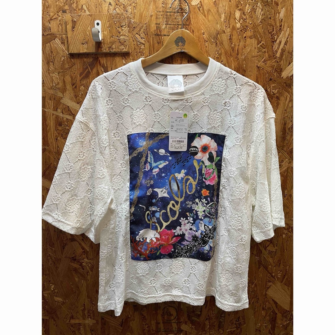 ScoLar(スカラー)のスカラー　142655：宇宙×海のメルヘン柄アップリケ レースTシャツ レディースのトップス(Tシャツ(半袖/袖なし))の商品写真