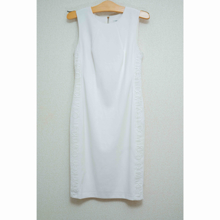 カルバンクライン(Calvin Klein)のCK カルバンクライン　袖なしワンピース白　4号　美品(ひざ丈ワンピース)