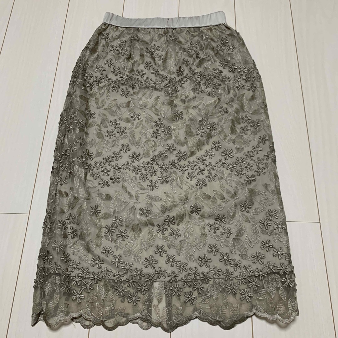 DoCLASSE(ドゥクラッセ)のドゥクラッセ　総刺繍　レース　花柄　フラワー　スカート レディースのスカート(ロングスカート)の商品写真