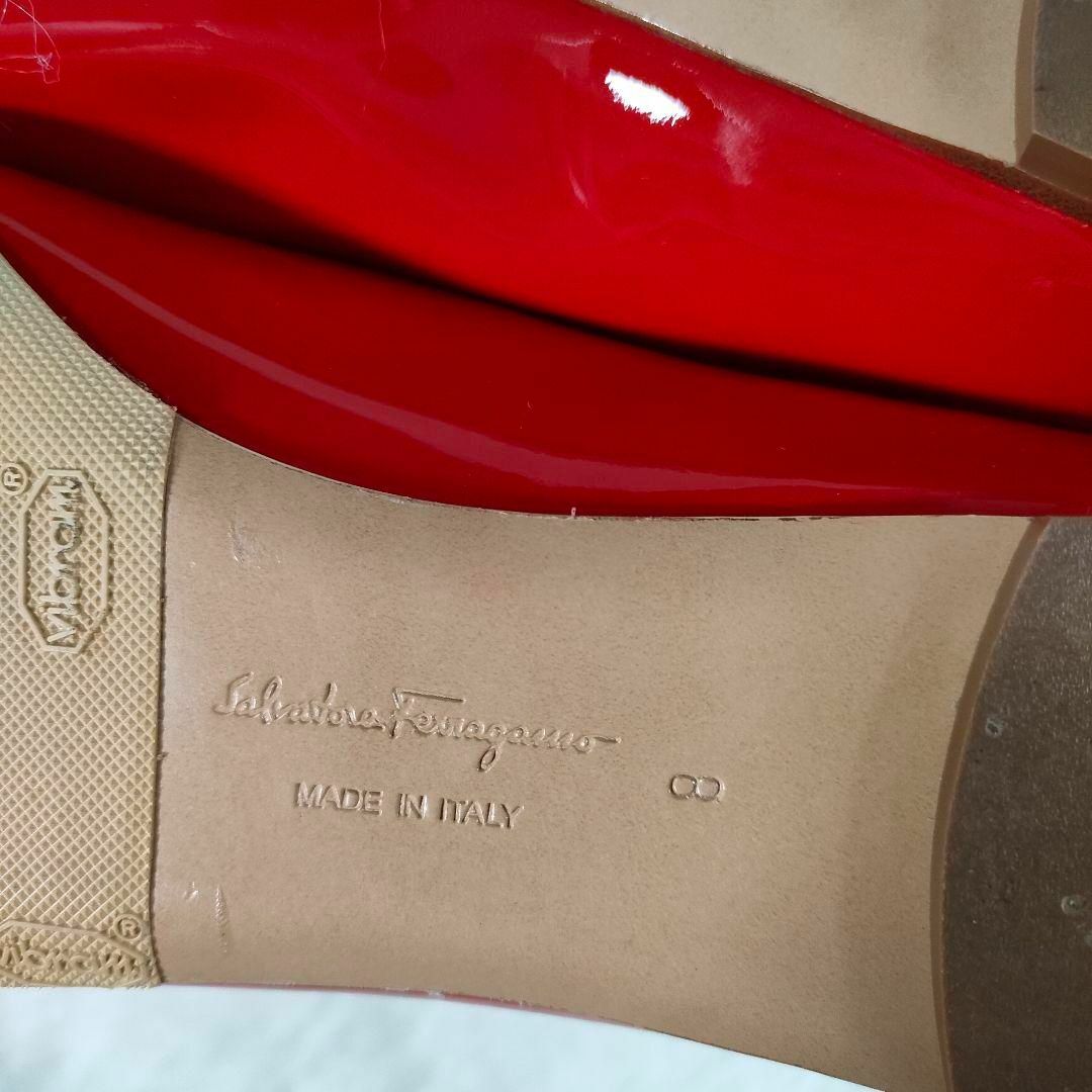 Salvatore Ferragamo(サルヴァトーレフェラガモ)の極美品 フェラガモ 靴 パンプス ガンチーニ サイズ 8(約25.5cm) レディースの靴/シューズ(ハイヒール/パンプス)の商品写真