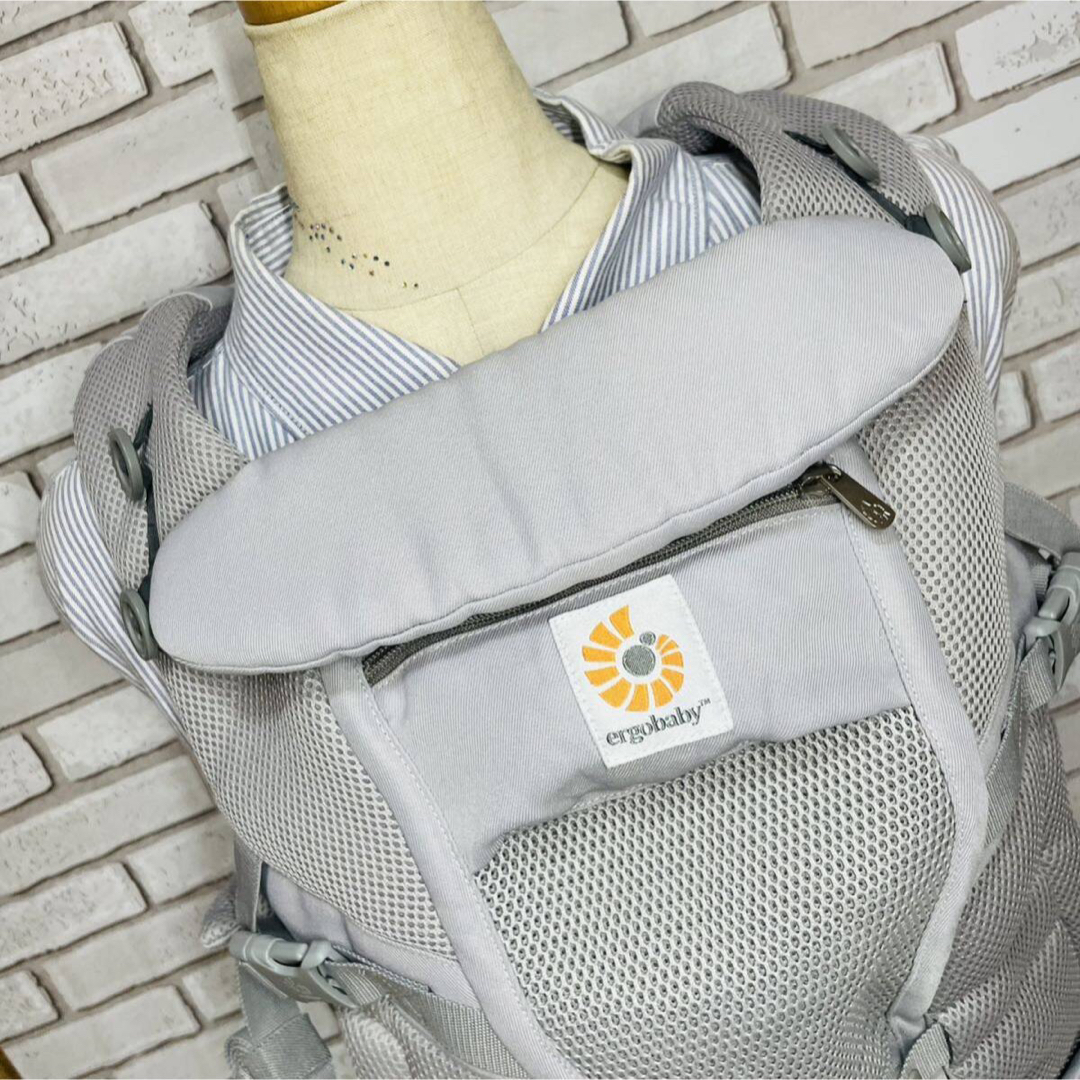 Ergobaby(エルゴベビー)の使用4ヶ月 美品 エルゴベビー アダプトクールエア 抱っこ紐 送料込み キッズ/ベビー/マタニティの外出/移動用品(抱っこひも/おんぶひも)の商品写真