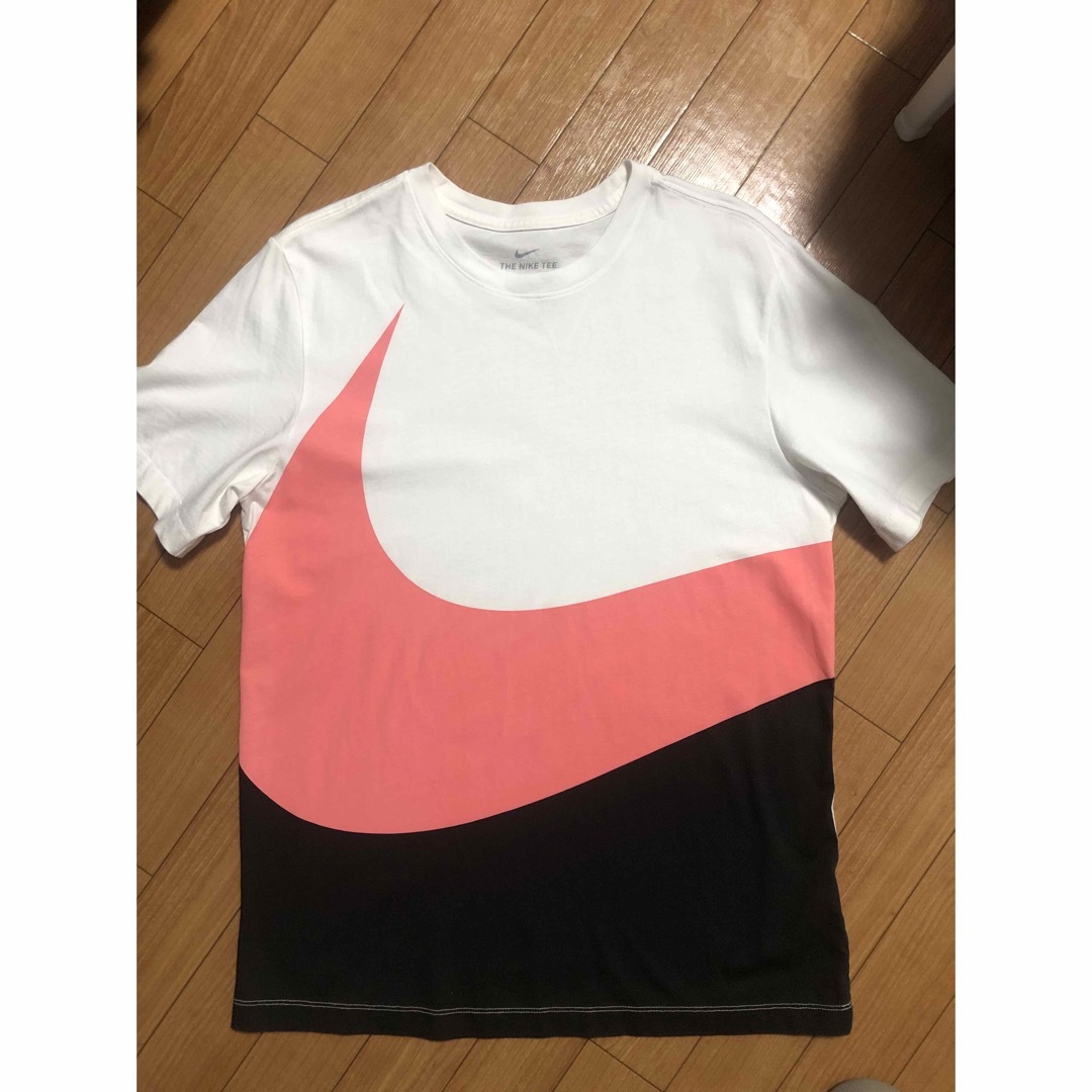 NIKE(ナイキ)のNIKE スウォッシュ　Tシャツ　サイズL メンズのトップス(Tシャツ/カットソー(半袖/袖なし))の商品写真