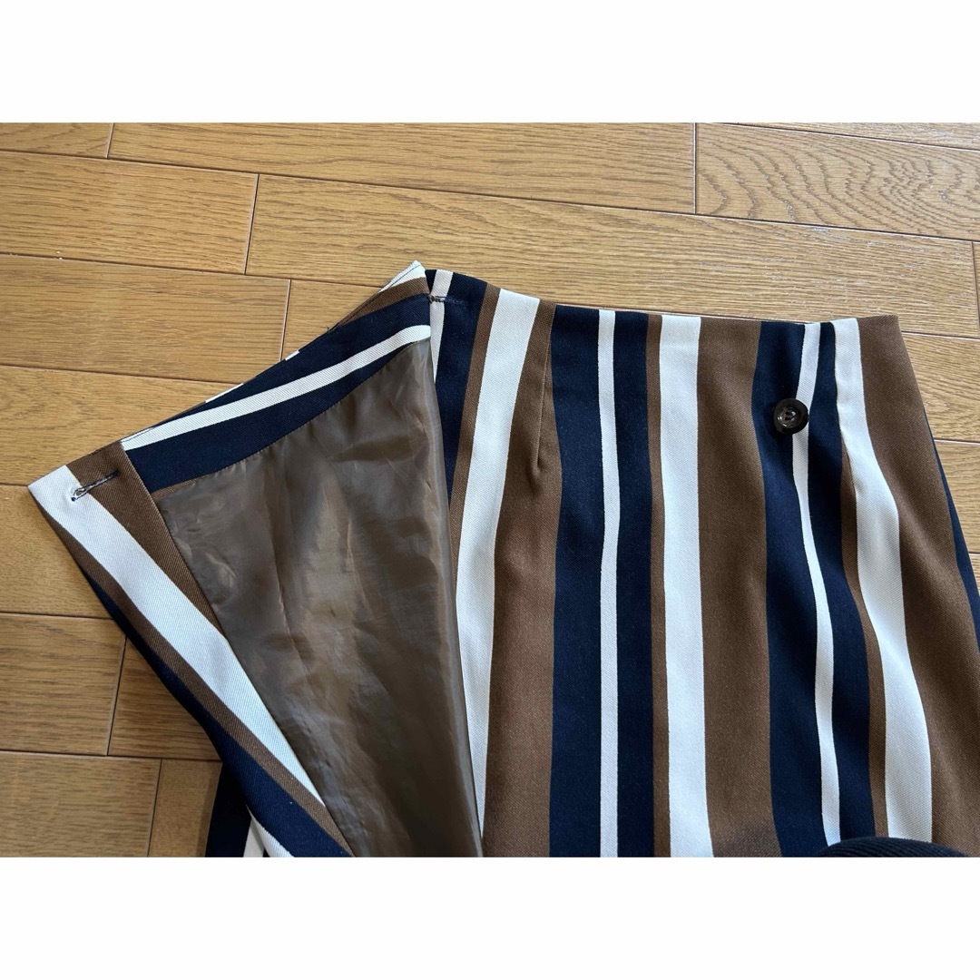 ラディエイト　ストライプ柄スカート　Mサイズ レディースのスカート(ひざ丈スカート)の商品写真