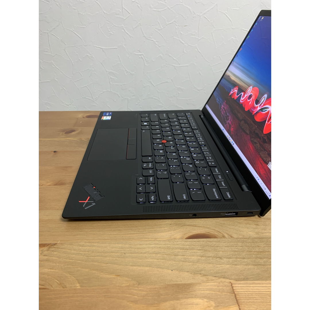 Lenovo(レノボ)の美品ThinkPad X1 Carbon Gen9 i7-11th 32G 1T スマホ/家電/カメラのPC/タブレット(ノートPC)の商品写真