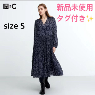 ユニクロ(UNIQLO)の新品タグ付き✨ ユニクロC シフォンプリーツワンピース S ブルー(ロングワンピース/マキシワンピース)