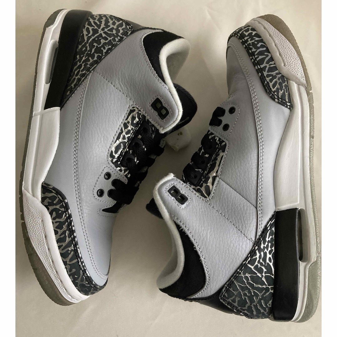 NIKE(ナイキ)の【未使用】AirJordan 3 レトロ BGウルフグレー メタリック シルバー レディースの靴/シューズ(スニーカー)の商品写真