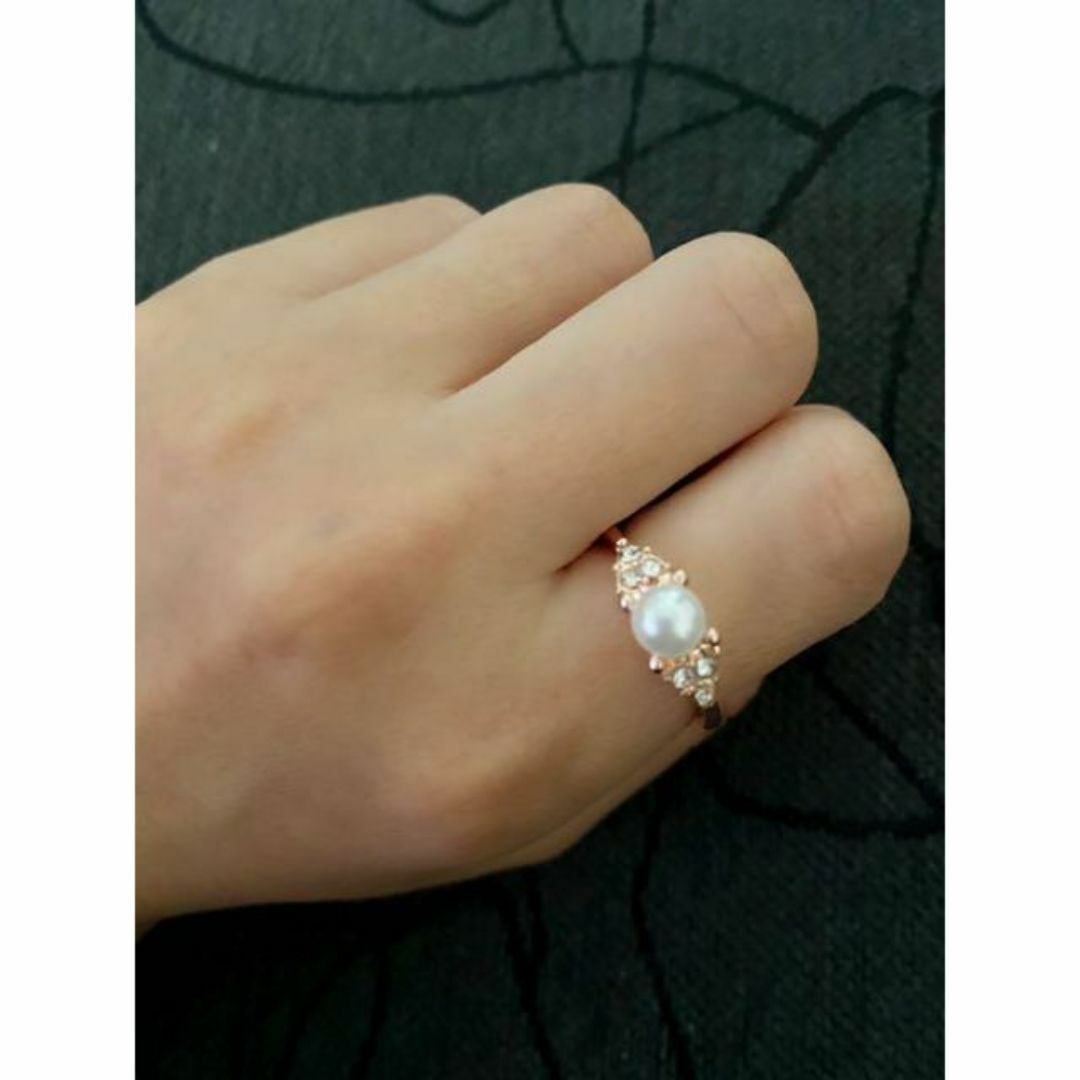 （1164）20号　ピンクゴールドのホワイトパールとスワロのリング　清楚な指輪 レディースのアクセサリー(リング(指輪))の商品写真