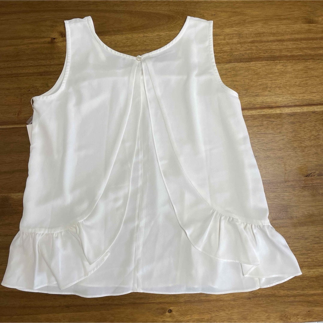 新品 ブージュルード フリルブラウス 白 レディースのトップス(シャツ/ブラウス(半袖/袖なし))の商品写真