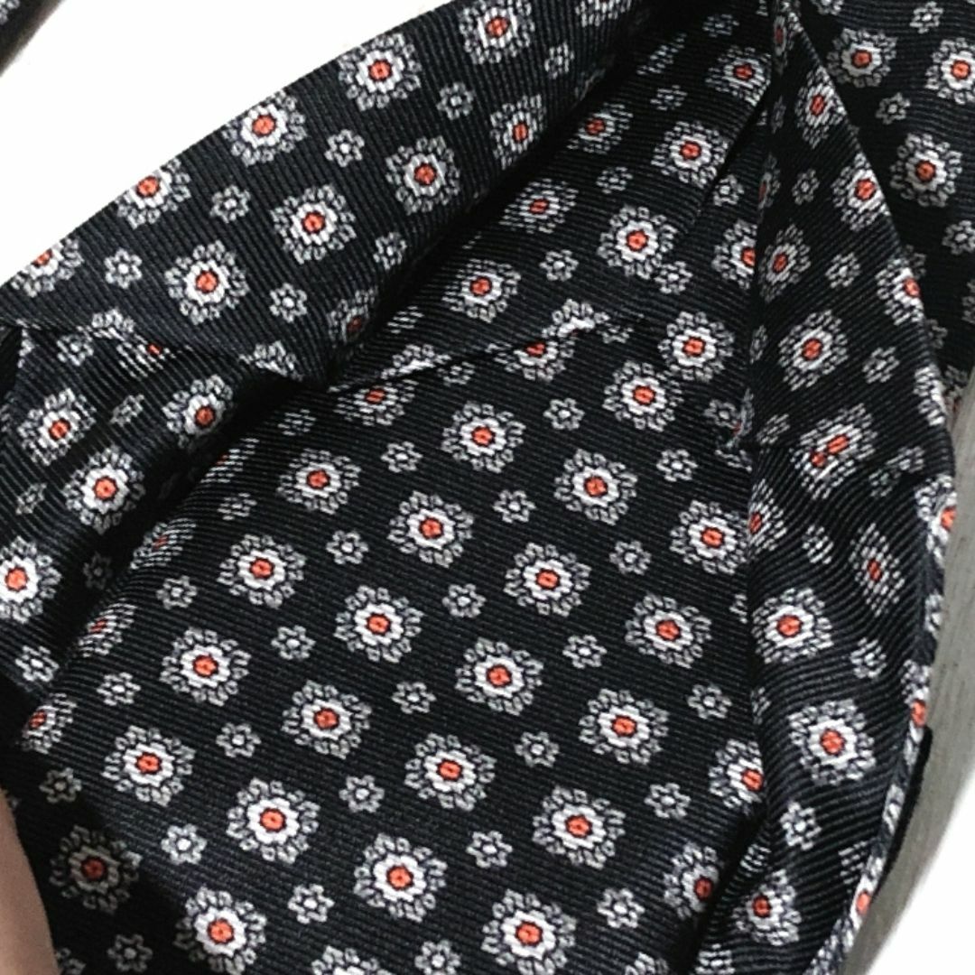 KITON(キトン)のキートン セッテピエゲ ネクタイ Kiton 小紋柄 ７ FOLD TIE 黒 メンズのファッション小物(ネクタイ)の商品写真