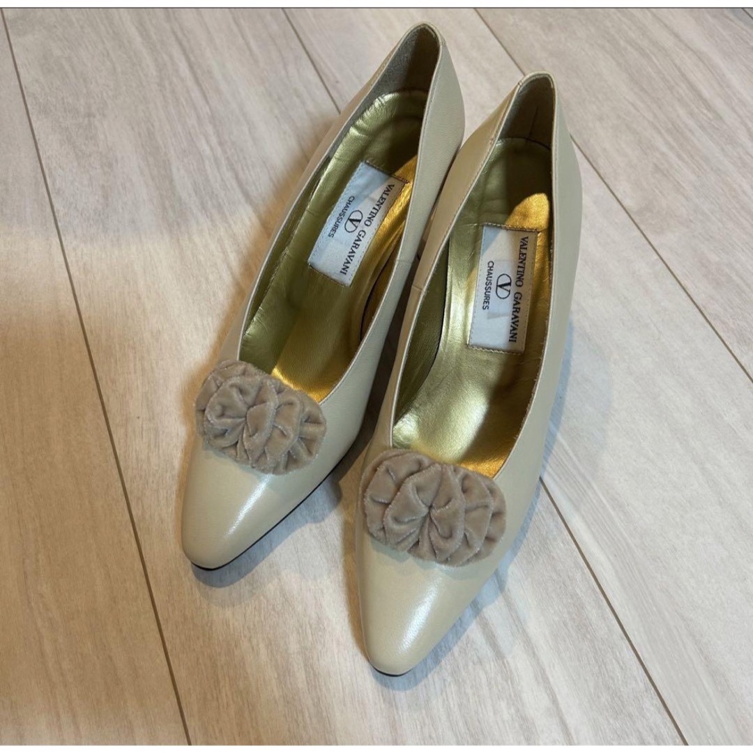 valentino garavani(ヴァレンティノガラヴァーニ)の大特価！ヴァレンティノ　レディース　パンプス レディースの靴/シューズ(ハイヒール/パンプス)の商品写真
