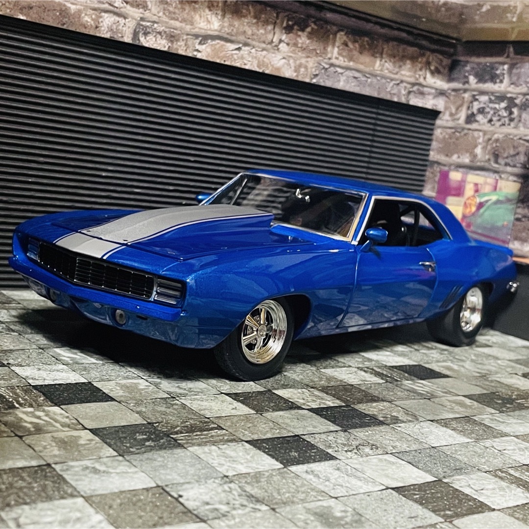 Chevrolet(シボレー)の804台限定 1/18 シボレー カマロ 1969 ドラッグ カスタム エンタメ/ホビーのおもちゃ/ぬいぐるみ(ミニカー)の商品写真