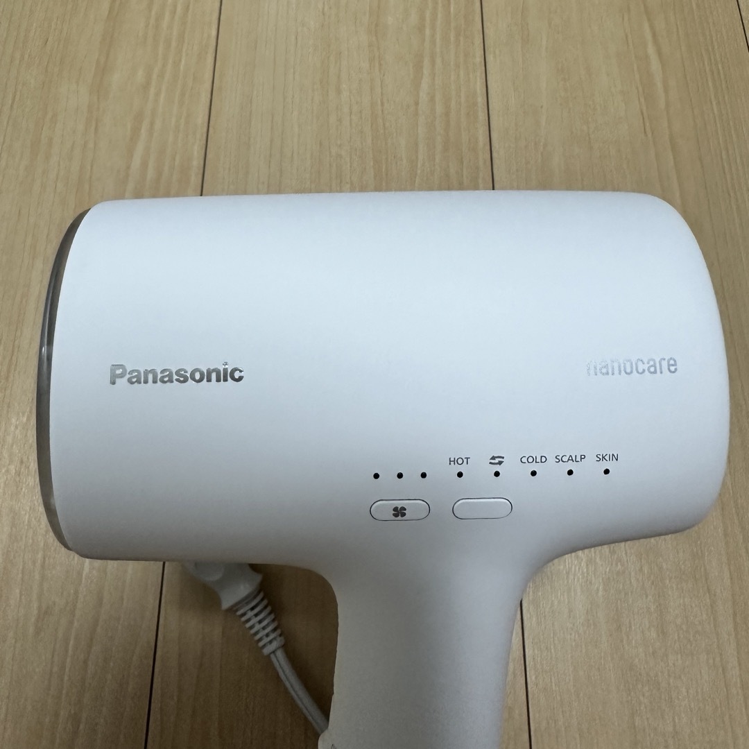 Panasonic(パナソニック)のPanasonic ナノケア EH-NA0J-W [ウォームホワイト]  スマホ/家電/カメラの美容/健康(ドライヤー)の商品写真