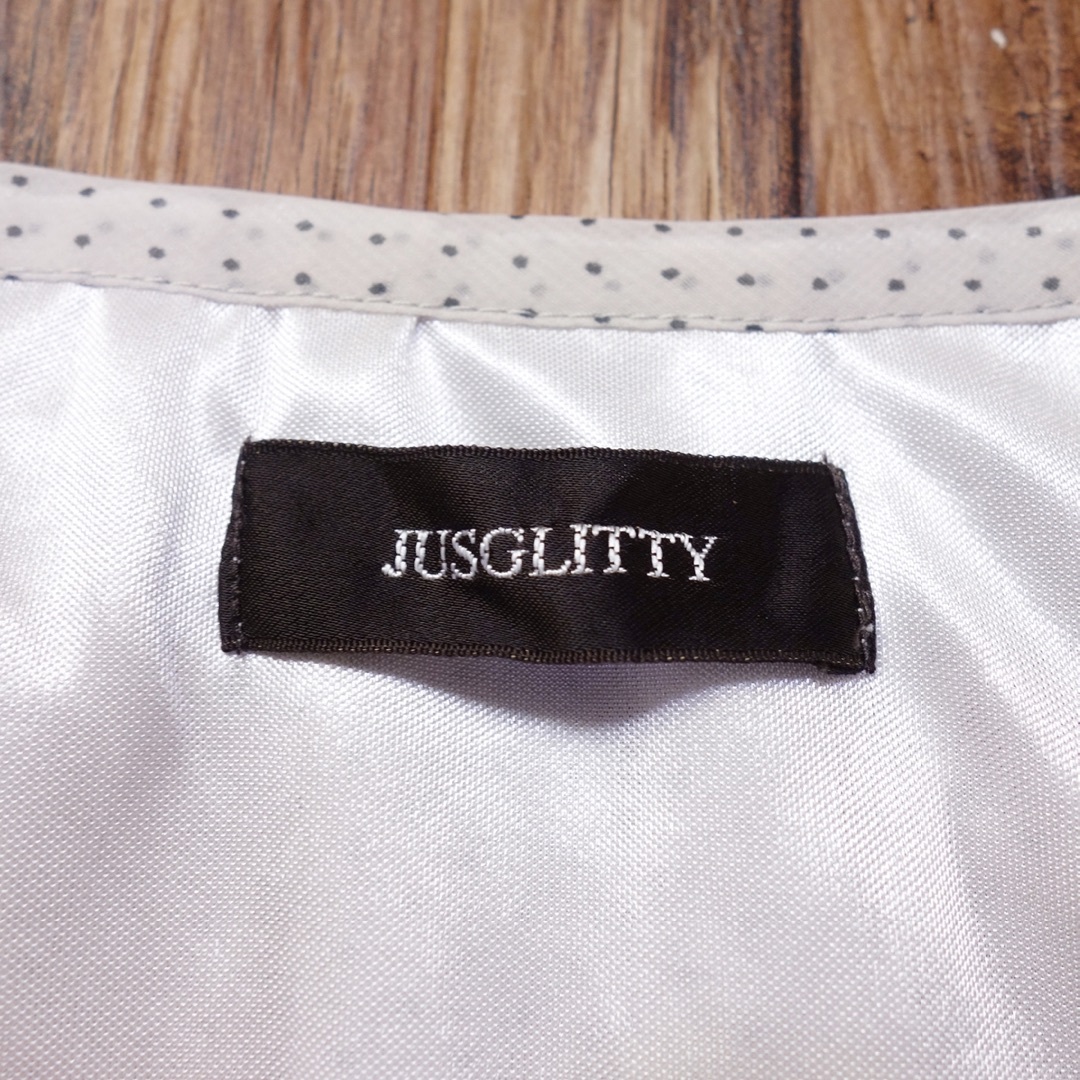 JUSGLITTY(ジャスグリッティー)のサイズ：2（M） ブラウス ジャスグリッティー レディース 古着 LK15 レディースのトップス(シャツ/ブラウス(半袖/袖なし))の商品写真