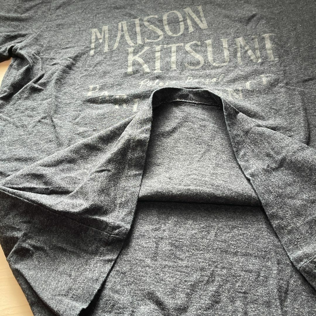 MAISON KITSUNE'(メゾンキツネ)のメゾンキツネ　Tシャツ　黒　XS レディースのトップス(Tシャツ(半袖/袖なし))の商品写真