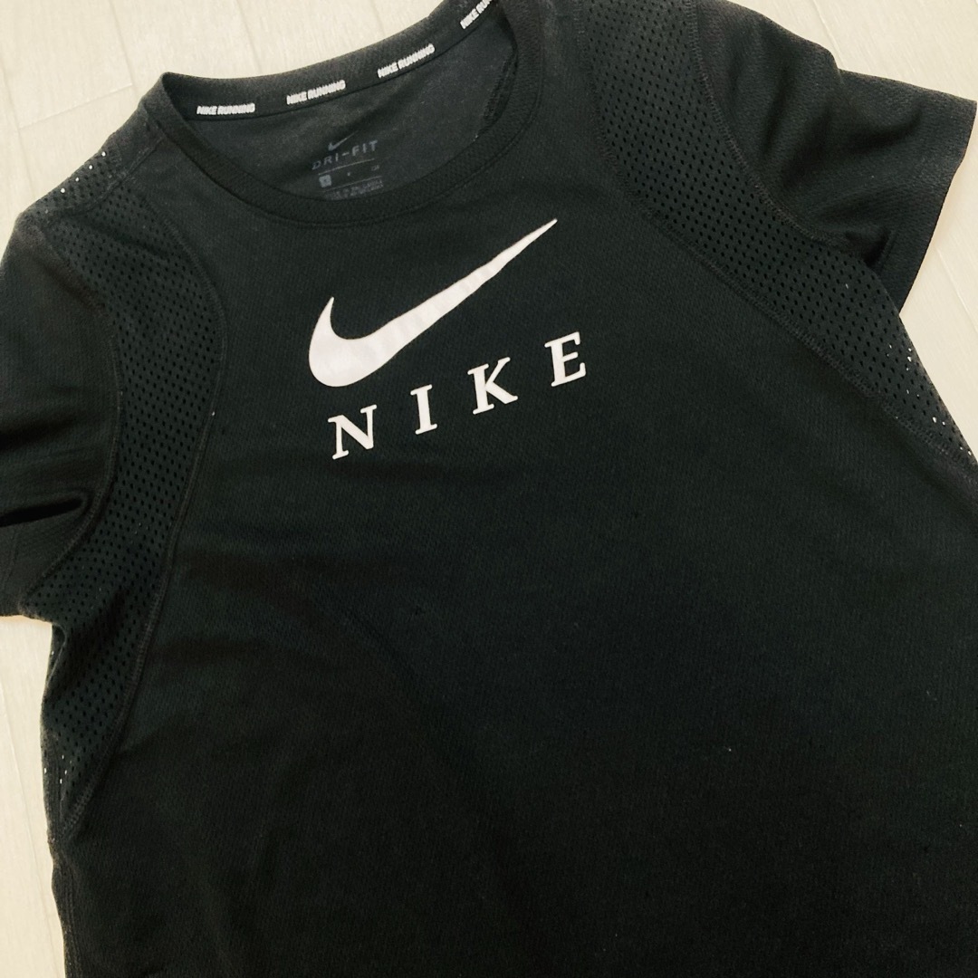 NIKE(ナイキ)のNIKE ナイキ　Tシャツ　ドライフィット　S レディース レディースのトップス(Tシャツ(半袖/袖なし))の商品写真