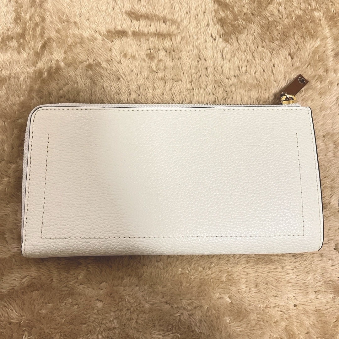 kate spade new york(ケイトスペードニューヨーク)の未使用kate spade 長財布 ホワイト レディースのファッション小物(財布)の商品写真