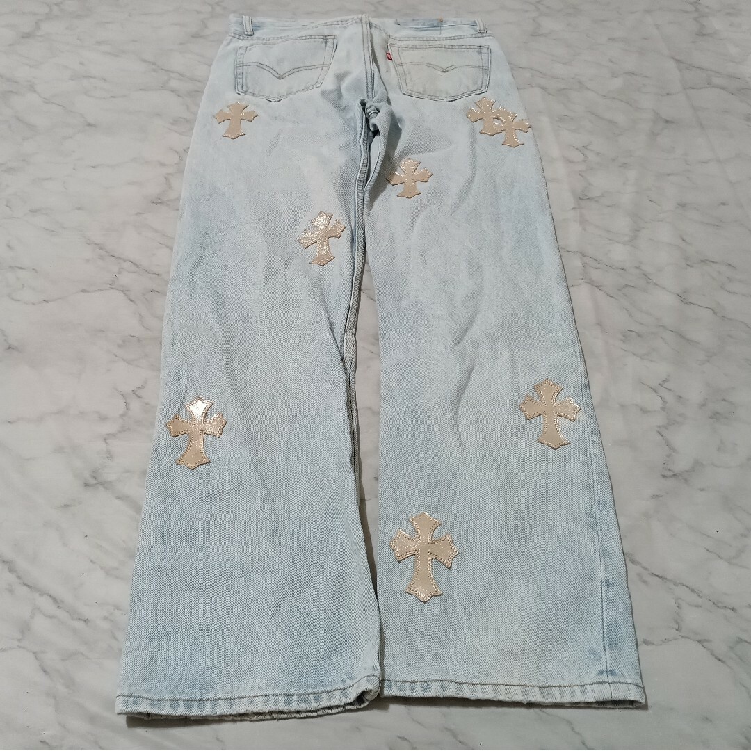 Chrome Hearts(クロムハーツ)のLevi's 501（W32 / 82cm）クロスパッチカスタム メンズのパンツ(デニム/ジーンズ)の商品写真