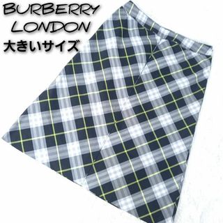 バーバリー(BURBERRY)の＜大きいサイズ・未使用級★美品＞バーバリー　ノバチェック　ロングスカート(ひざ丈スカート)