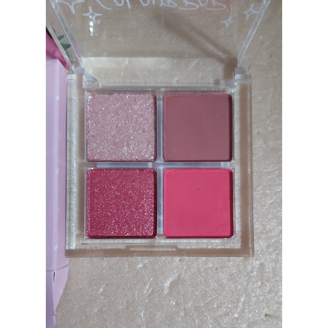 colourpop(カラーポップ)の【未使用※訳あり】カラーポップ プレスドパウダーパレットStrawberry コスメ/美容のベースメイク/化粧品(アイシャドウ)の商品写真