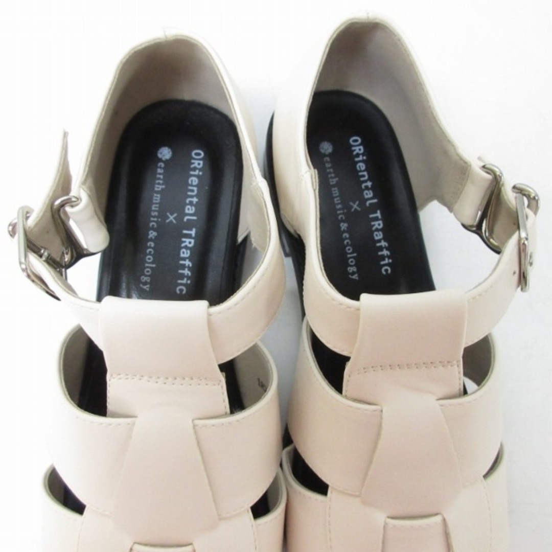 ORiental TRaffic(オリエンタルトラフィック)のオリエンタルトラフィック × アースミュージック 美品 グルカサンダル 白 M レディースの靴/シューズ(サンダル)の商品写真