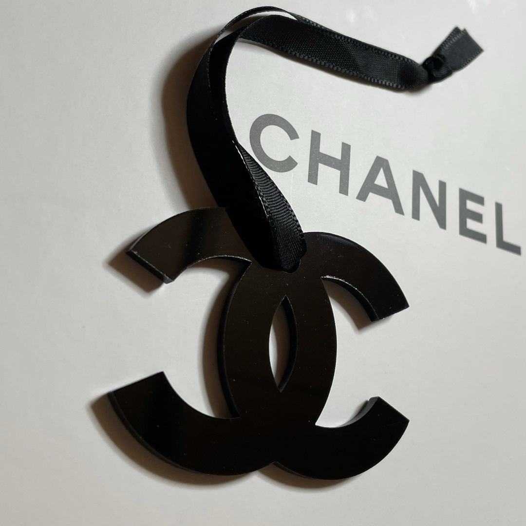 CHANEL(シャネル)の訳あり品☆CHANEL チャーム ココマーク ブラック 1個 インテリア/住まい/日用品のオフィス用品(ラッピング/包装)の商品写真