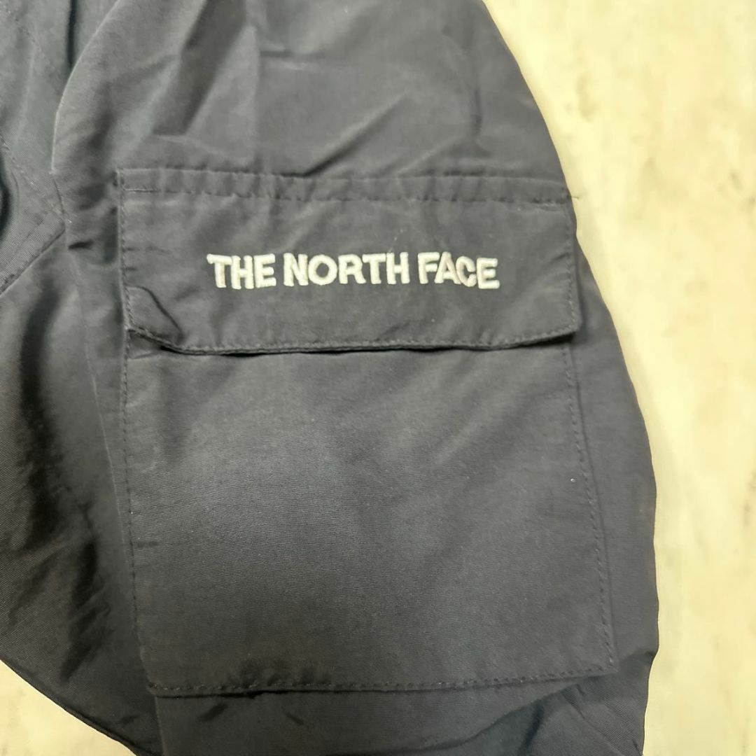 日本未発売　腕ロゴ　ポケット　ノースフェイス マウンテンパーカー メンズのジャケット/アウター(マウンテンパーカー)の商品写真