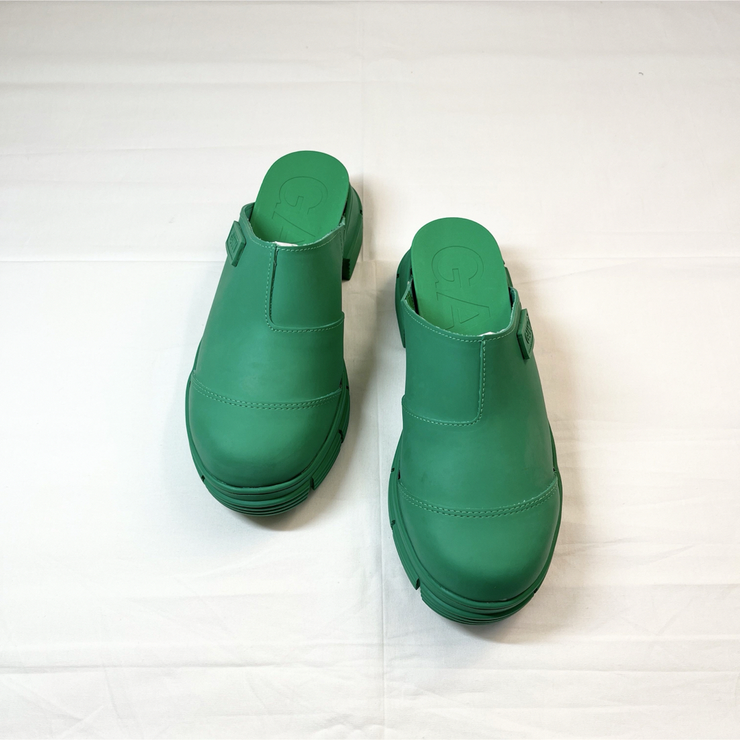 GANNI ガニー　ラバーミュール サボサンダル　グリーン　23cm レディースの靴/シューズ(ミュール)の商品写真