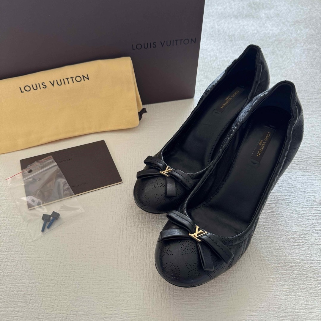 LOUIS VUITTON(ルイヴィトン)のルイヴィトン LOUIS VUITTON マヒナ パンプス リボン レザー レディースの靴/シューズ(ハイヒール/パンプス)の商品写真