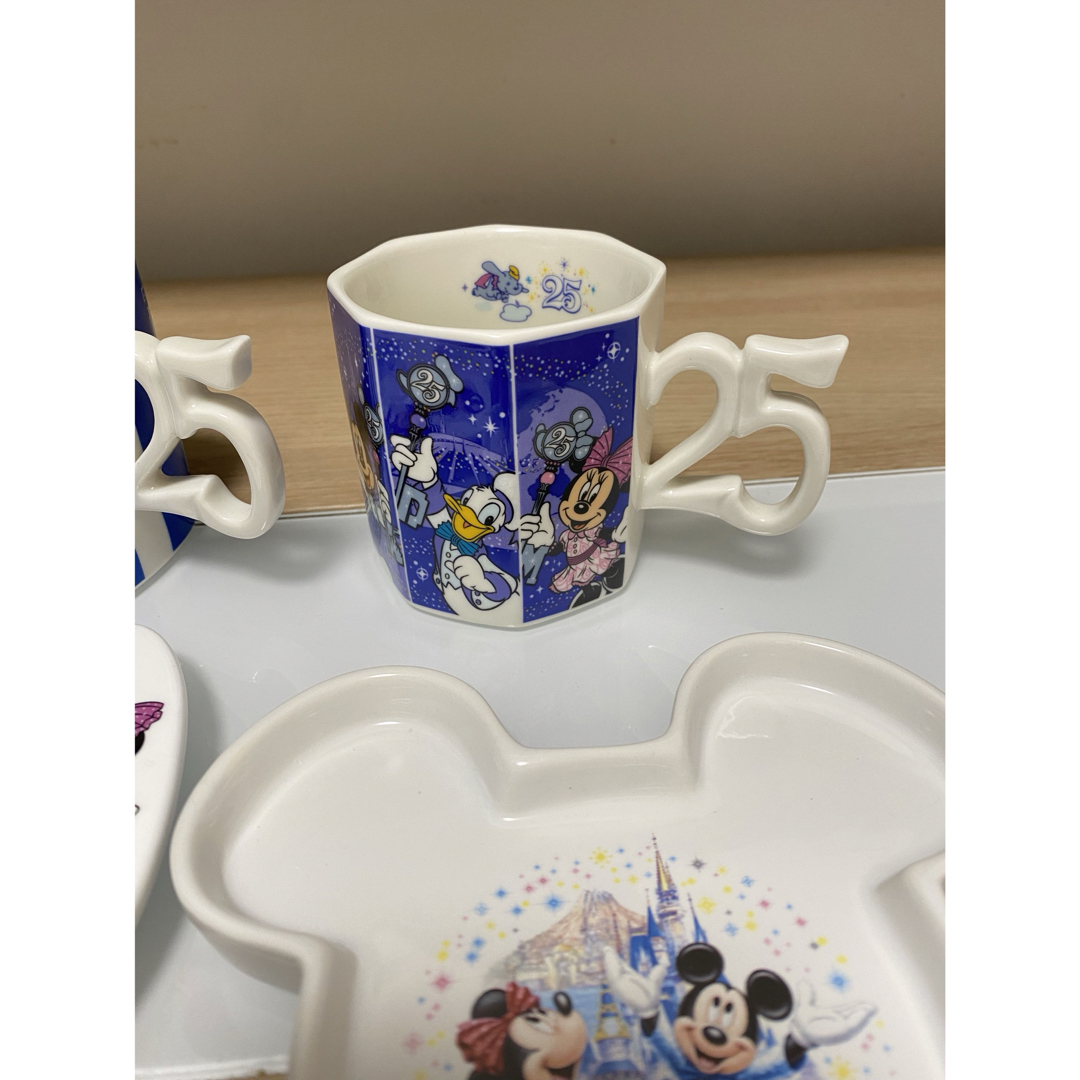 Disney(ディズニー)のDisney 25周年スーベニアカップ&プレート エンタメ/ホビーのおもちゃ/ぬいぐるみ(キャラクターグッズ)の商品写真