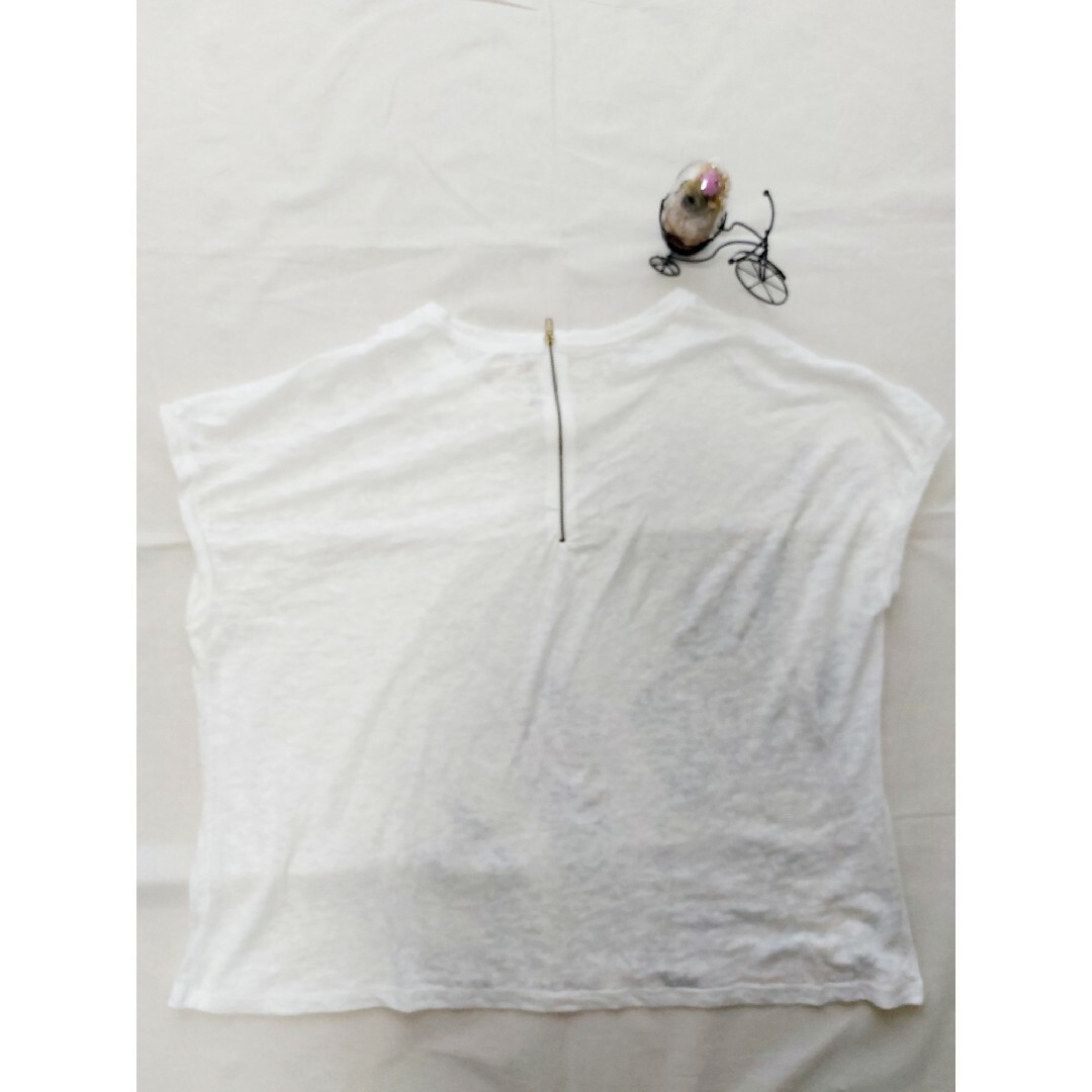 ZARA(ザラ)のZARA　レディース透け感白Tシャツ　柄あり　フリーサイズ レディースのトップス(Tシャツ(半袖/袖なし))の商品写真