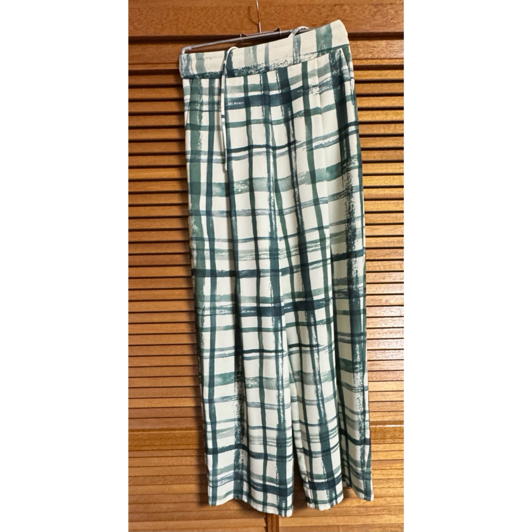 Ameri VINTAGE(アメリヴィンテージ)のAMERI HAND CHECK LOOSE PANTS アメリ　チェックパンツ レディースのパンツ(カジュアルパンツ)の商品写真