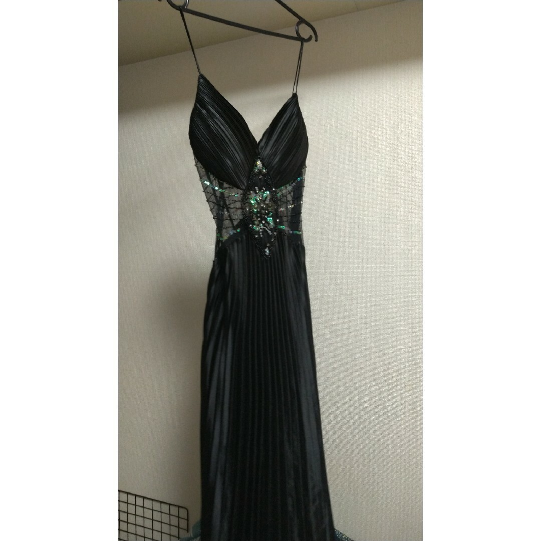 ブラック サテンプリーツ ロング ドレス エンパイア レディースのフォーマル/ドレス(ロングドレス)の商品写真