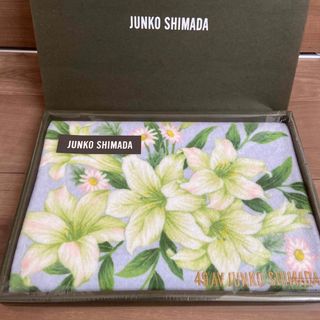 ジュンコシマダ(JUNKO SHIMADA)のJUNKO SHIMADA　花柄　バスタオル　日本製　シマダジュンコ(タオル/バス用品)