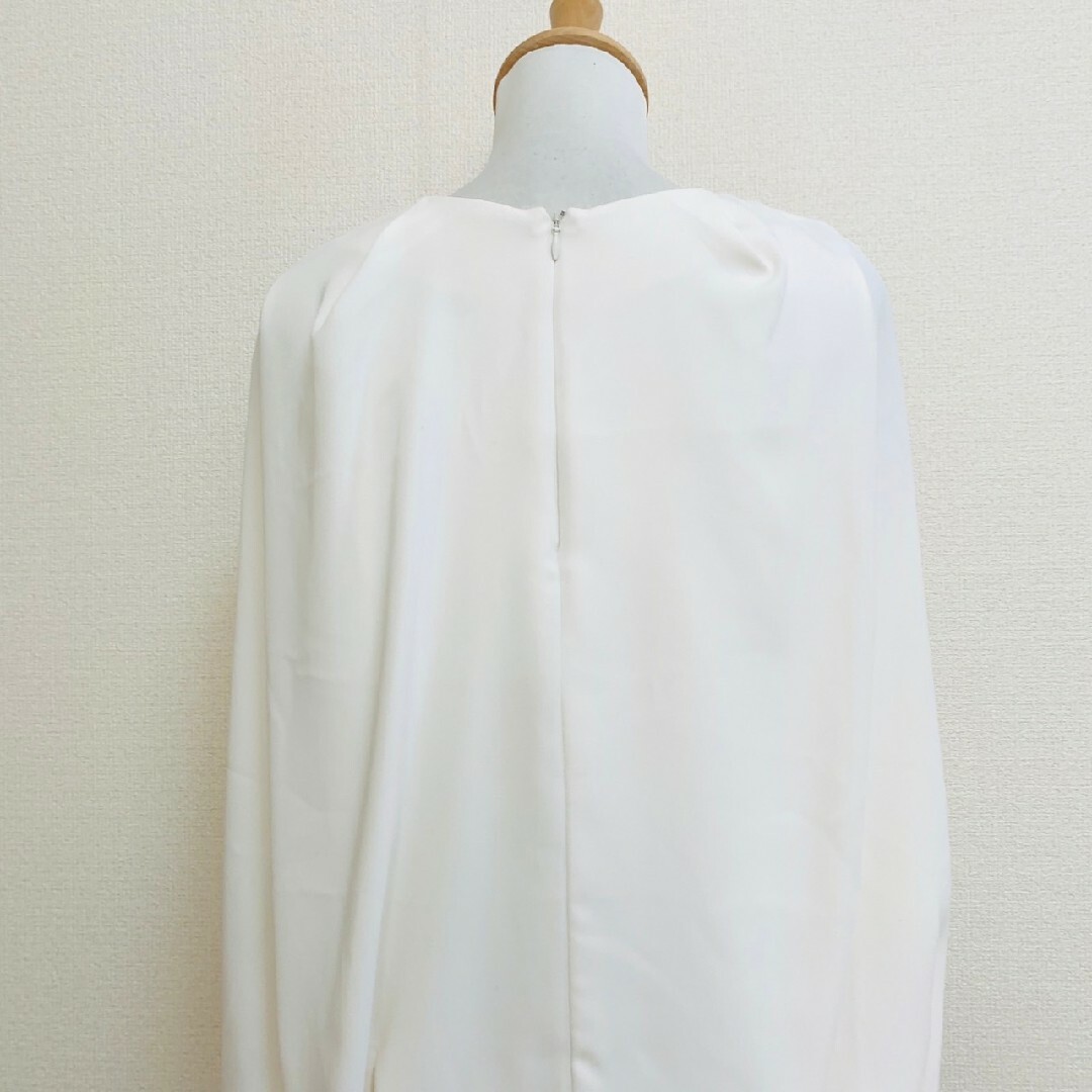STUDIOUS(ステュディオス)のストゥディオス　ブラウス　F　ホワイト　きれいめ　ケープ　ポリ100% レディースのトップス(シャツ/ブラウス(半袖/袖なし))の商品写真