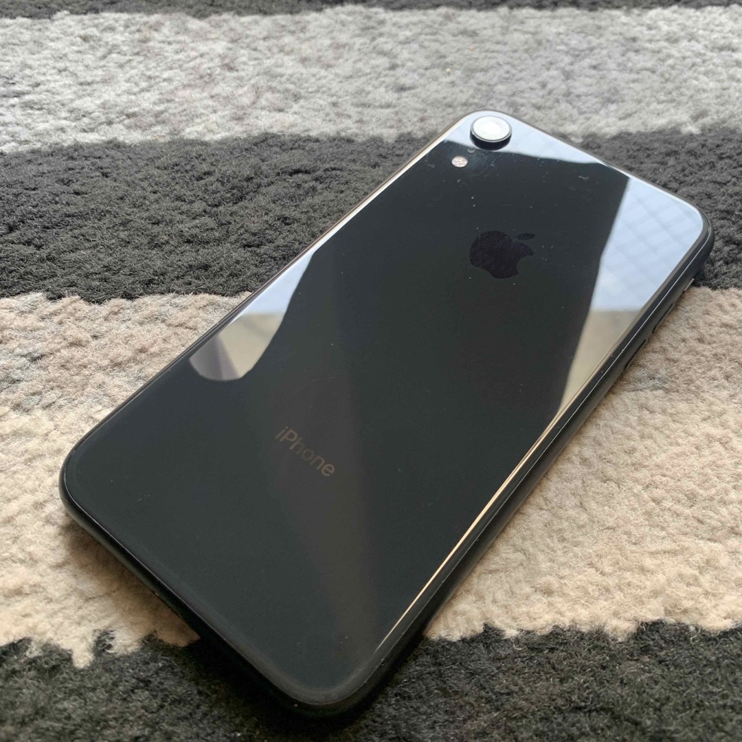 あつぽん様専用　iphoneXR 256gb ブラック 本体 SIMフリー  スマホ/家電/カメラのスマートフォン/携帯電話(スマートフォン本体)の商品写真